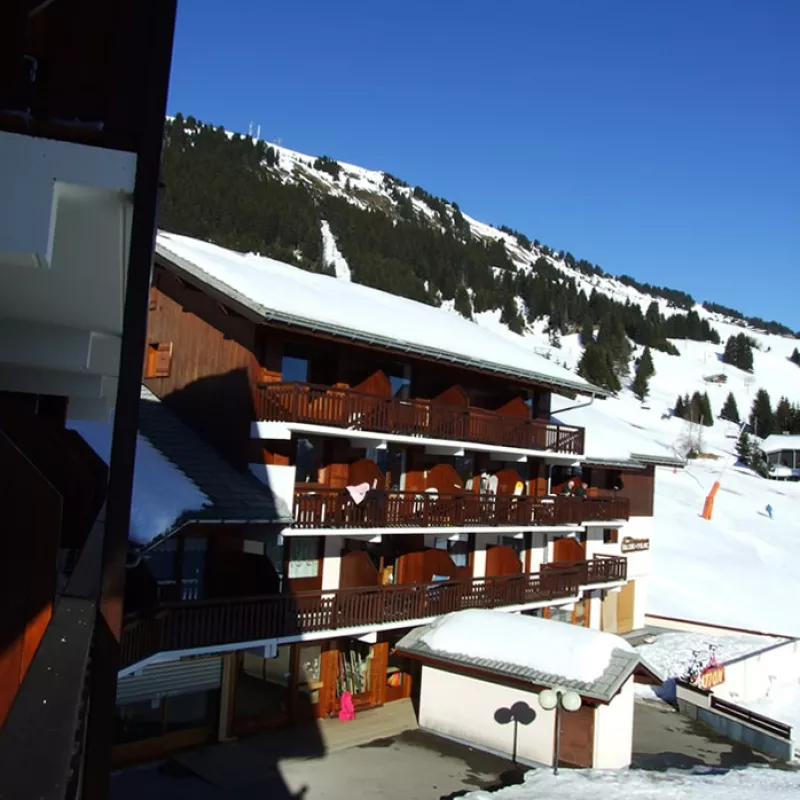 Location d'un appartement à Bisanne 1500 au pied des pistes - appartement 6-7 places - domaine skiable des Saisies